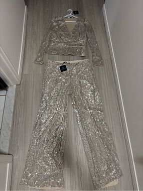 NWT Melanie Lyne Sequin Wide-Leg Pants & Wrap Top Set - Silver